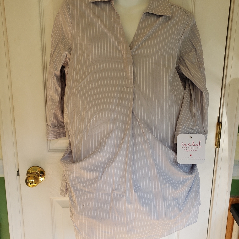 Isabel maternity top size small gray and white